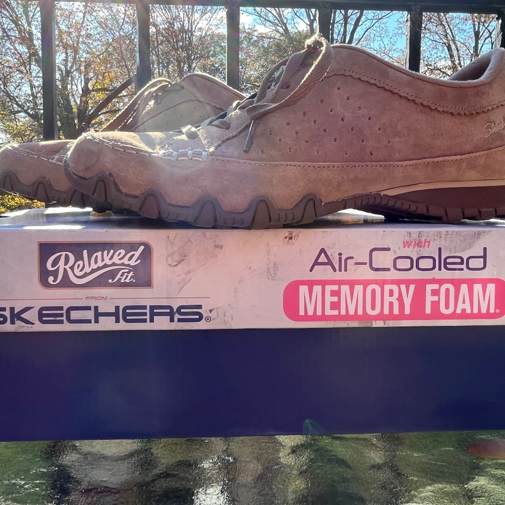 Sketchers Air Cooled Memory Foam Shoe